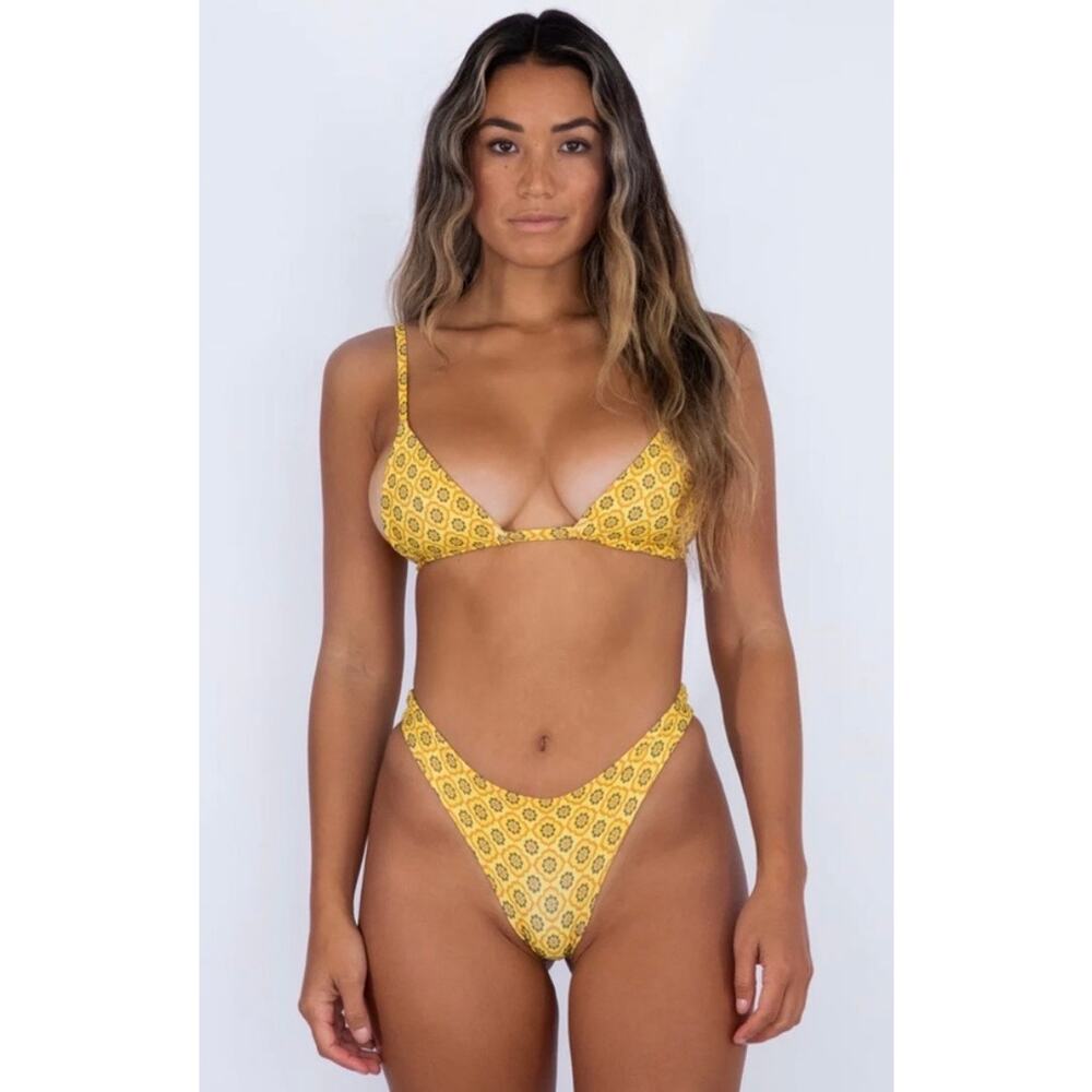 Skatie Swim Kauai Yellow Print Bikini Set Size Medium/Large